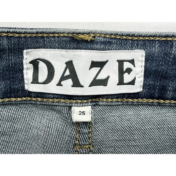 NWT Daze Women's Daily Driver Long High Rise Skinny Straight Jeans - Size 25x28 - Picture 5 of 6